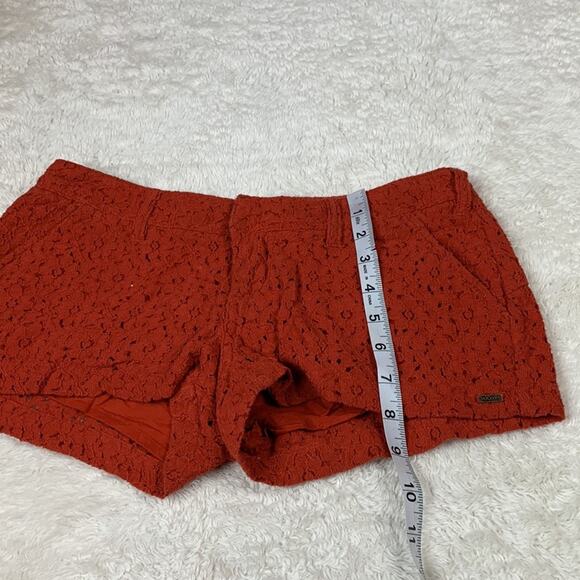 Volcom low rise burnt orange crochet overlay dressy shorts, size 0 - Picture 3 of 12